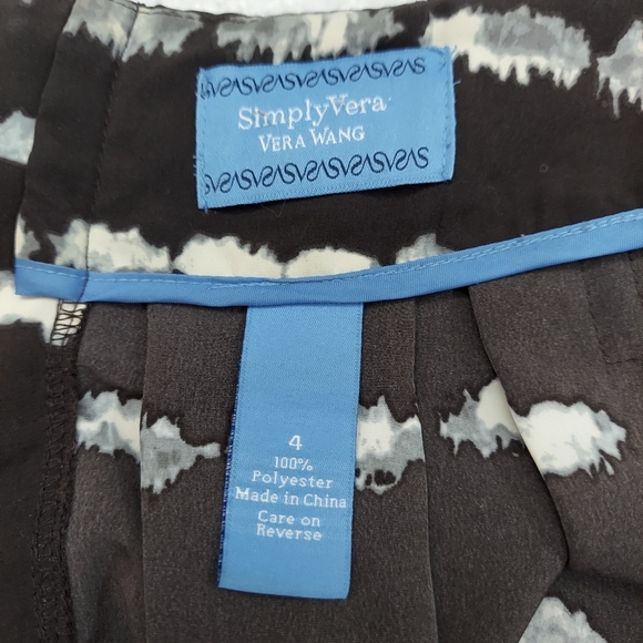 Women's simply vera, Vera Wang size 4 pleated skirt. Silky soft. - Picture 9 of 10